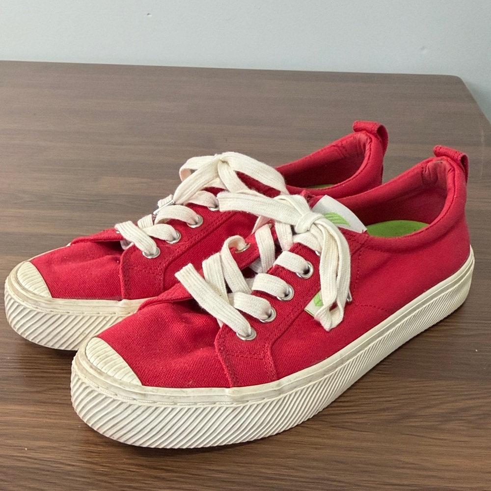Cariuma Low Top‎ Red Canvas Sneakers Sz Women’s 8, Men’s 6.5
